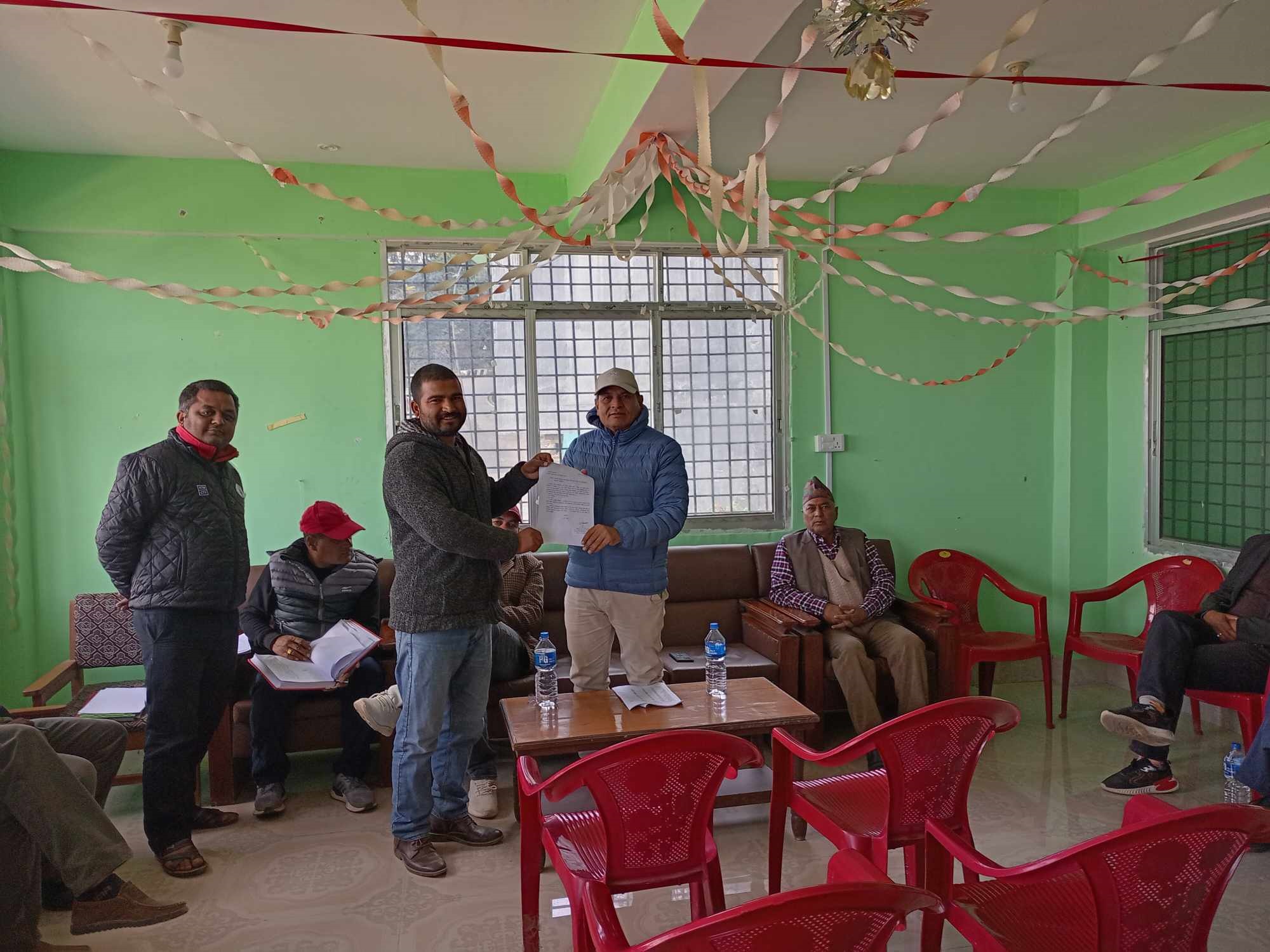 नेविसंघका दशरथचन्द नगर संयोजक टेरले बुझाए पार्टीलाई ज्ञापन पत्र, के–के छन् माग ? 